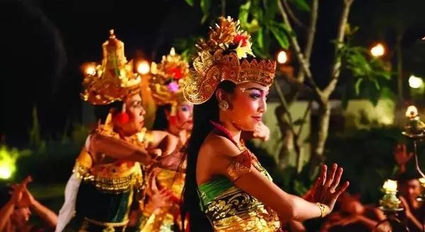 巴厘岛【阿雅娜Ayana】奢华度假来袭|网红Rock Bar安排起, 你就是巴厘最靓的仔！