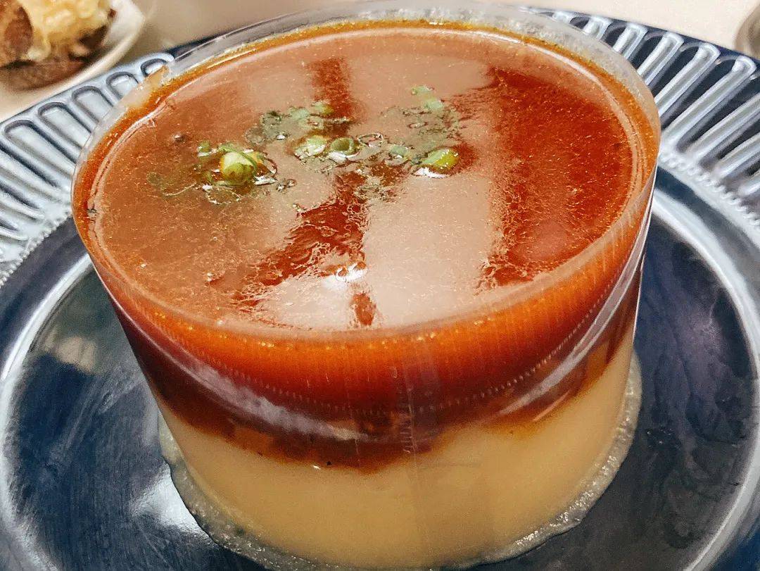 9.9新起吃網紅火鍋！小龍蝦湯底、花雕膠原湯，好喝到湯底都不剩