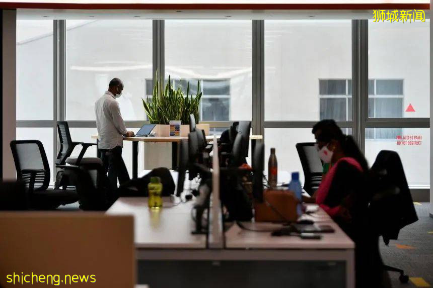 專家預測新加坡將日增1萬！網友吐槽：喊了兩年加油，最後自己參加總決賽