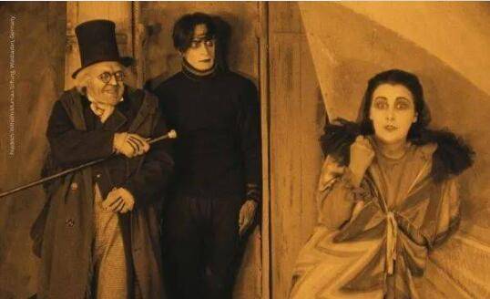 酷帅吸血鬼?俏皮小女巫?走进疫情下的新加坡万圣节