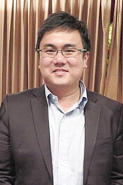 涉報大數 騙國大42萬 名教授 控37罪