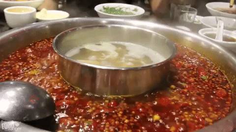 昨天,刚宣布解封后,新加坡朋友圈变成了这样