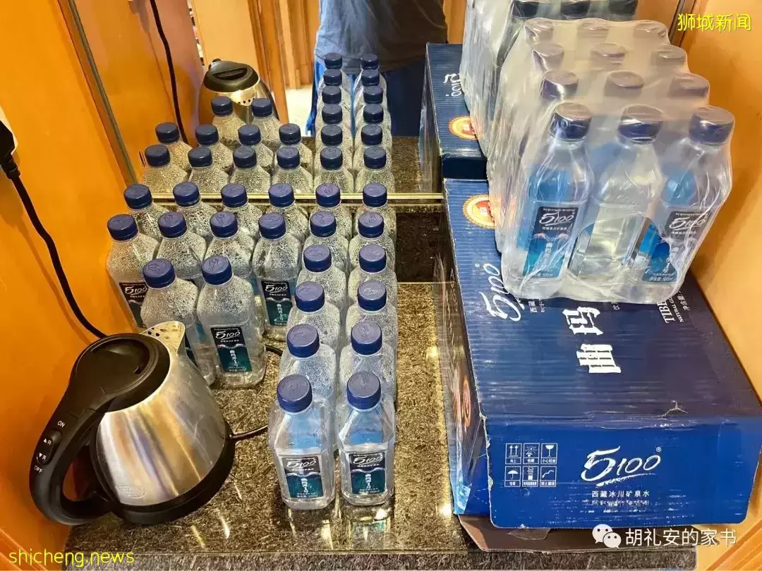 “从新加坡回到上海,封锁一再延长,我被卷入了这场前所未有的大事件”