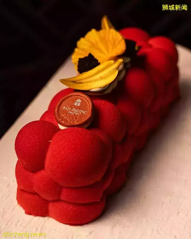 盘点新加坡8大高颜值树桐蛋糕!好看好吃好拍、今年圣诞聚餐就订这些🍰