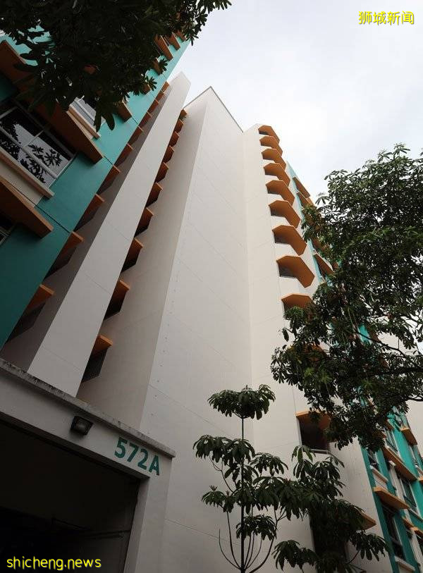 男子恫言抛孩子下樓 僵持4小時 警破門逮人