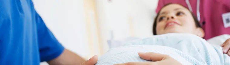 因誕下早産兒,這對馬來西亞夫婦在新加坡傾家蕩産