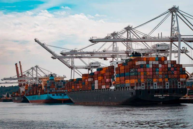 爲什麽中國至新加坡的海運費突然暴漲，一箱難求