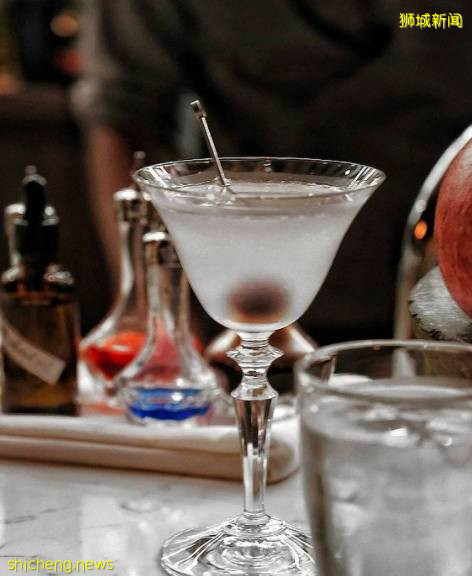 宅家也能享受地道韩式料理和可口调酒,随时下单立刻外送到你家