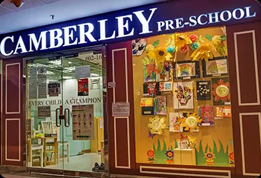 這間新加坡幼兒園火了！西方教育法+中國傳統文化，學編程、京劇