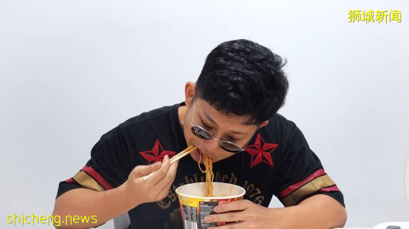 實拍!疫情期間自虐!在新加坡挑戰全球第一辣的泡面!