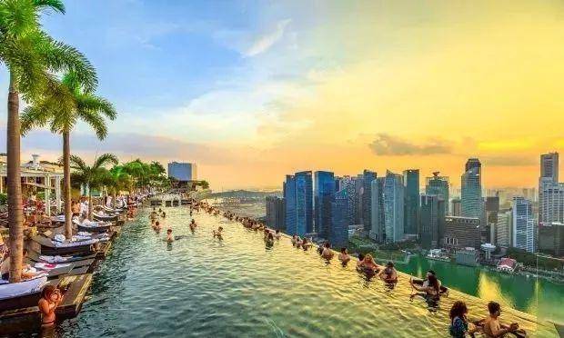 每年300多万人从中国涌入新加坡,就是为了这些