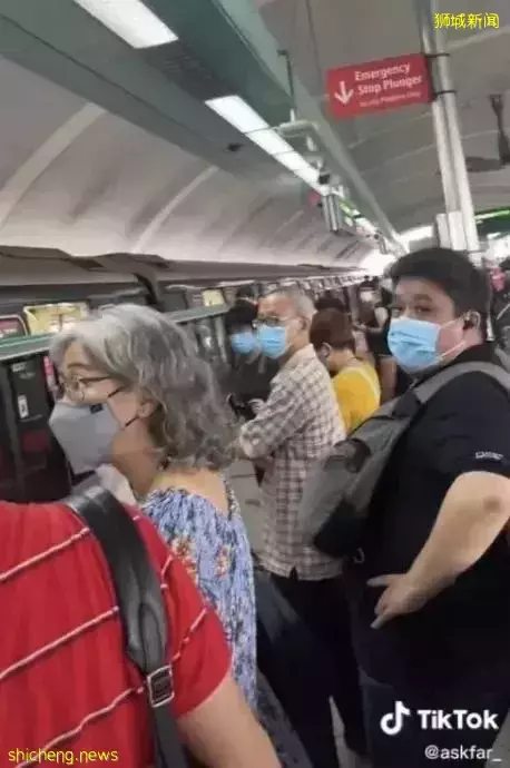 新加坡地铁车厢突冒白烟,SMRT紧急疏散乘客