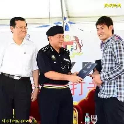 罕見爆光！新加坡一次逮捕這35人！他們用騙來的錢買豪宅名表，開法拉利、勞斯萊斯