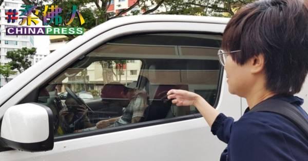 猛拍窗叫不醒 青年车内昏睡9小时吓坏街坊