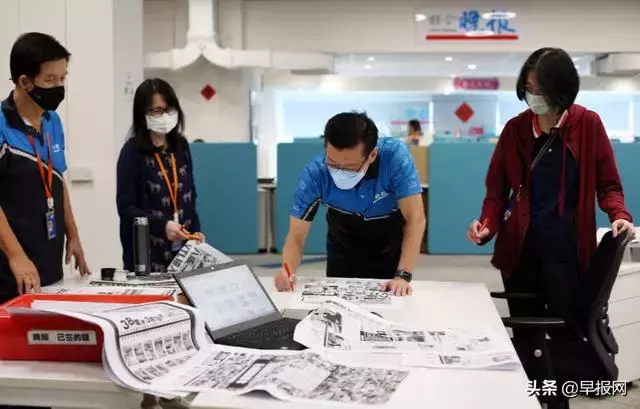 新加坡38年曆史《聯合晚報》昨天最後一期 當地排隊一小時購珍藏版