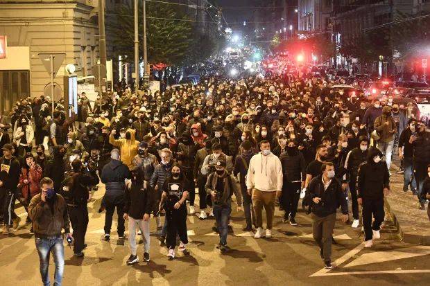 再次封城!德国、法国刚刚宣布!英国意大利一团乱!新加坡又危险了?