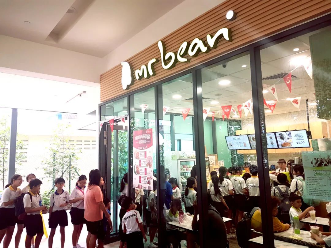 新加坡这家国民小吃店25周年庆！500份美味豆浆烧饼免费送