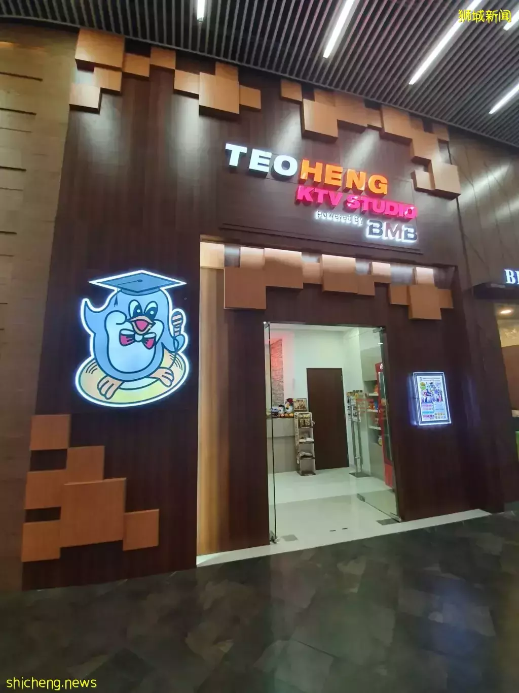 麥霸請注意！新加坡爆好評KTV盤點 · 高顔值包廂 + 超震撼音響效果+無限暢飲 · 千萬別說你只知道一個