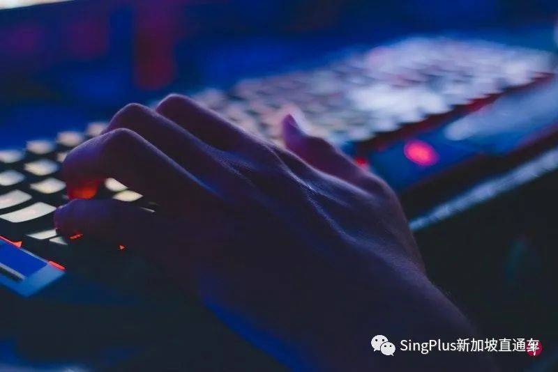 牛车水春节庆祝活动开幕!ICA去年发32万本护照!星展银行新钞预约网站故障!假卖裸露内容骗钱 18岁少女被捕