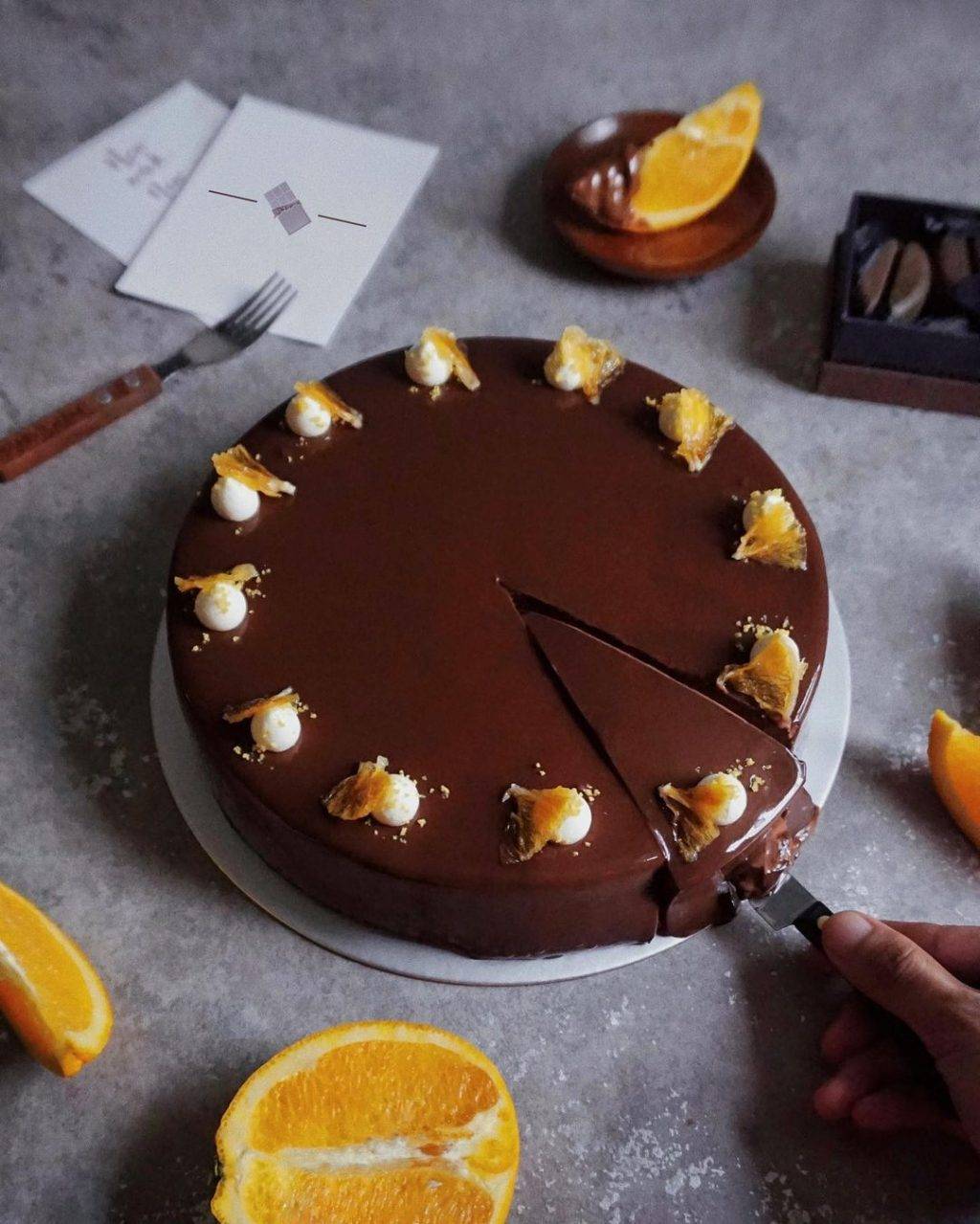 限時發售💥Lady M新品威士忌黑巧克力慕斯蛋糕🍰酒香馥郁、非同凡響，赴一場甜蜜的微醺之約✨