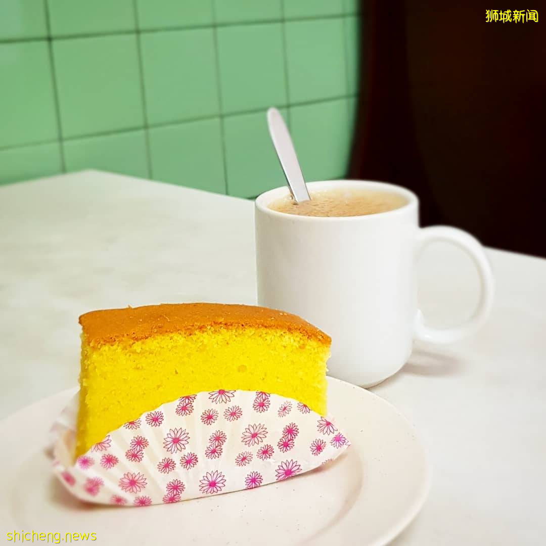 “龙发豆沙饼”古早味必吃!外皮酥到掉渣、内馅香滑细腻✨2种口味,每粒$0.90👍