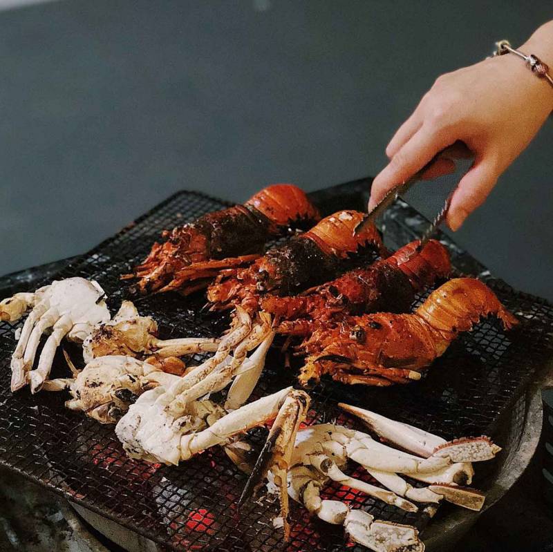 新加坡最大户外自助餐,犹如置身“小泰国”!自助烧烤顶级食材、龙虾🦞海鲜吃到爽