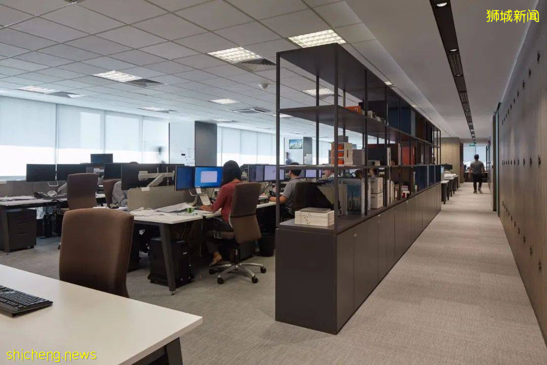 深扒李显龙总理11次电视演讲的穿着!魔力水杯在这里可买到