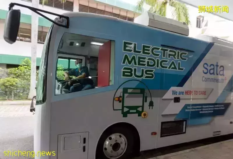 新加坡善达地区首辆医疗电动巴士提供问诊、体检、疫苗接种