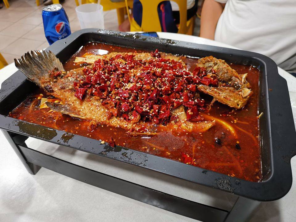 干饭人必去🔥 “小马哥麻辣香锅/烤鱼”36种食材随意拿!挑战大胃王😎 装得下多少,就给你多少