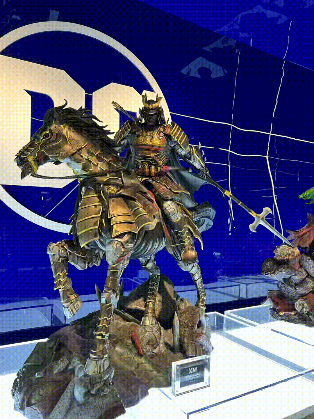 免费！蝙蝠侠、哥斯拉、变形金刚空降新加坡，娃看到两眼放光