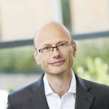 輝瑞跟莫德納都“出事”了？謠傳試驗數據造假、股價又暴跌