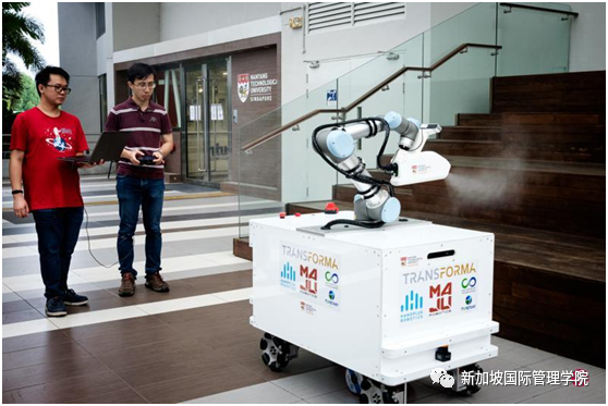 南大与企业合作研发机器人 可快速消毒大面积