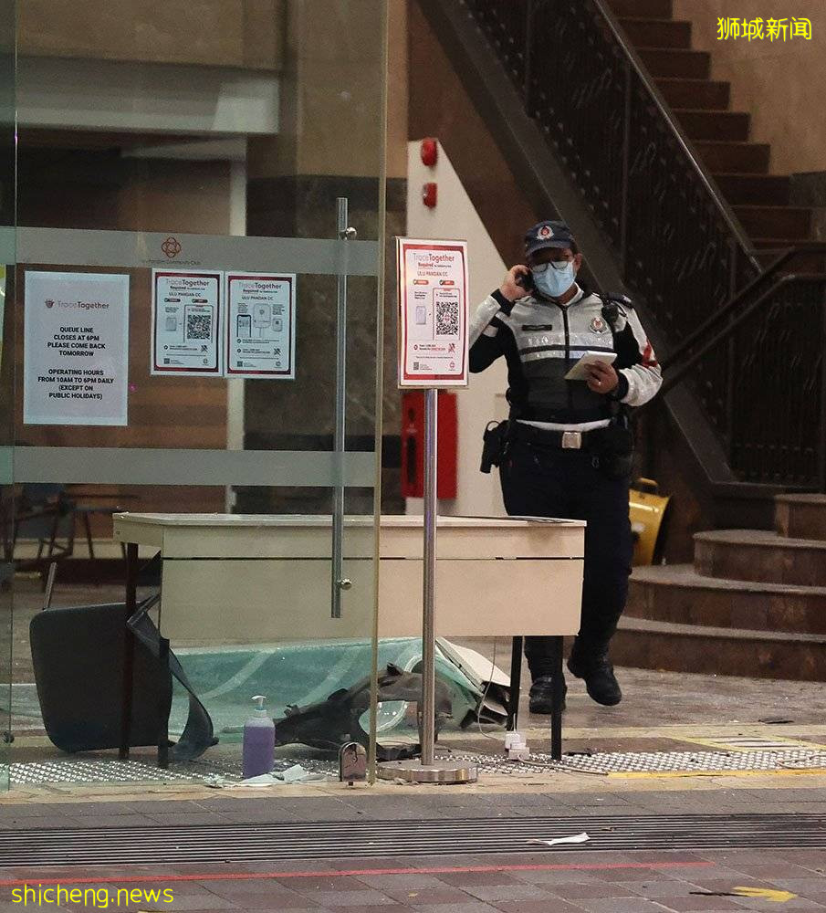 七旬伯疑踩错油门 马赛地撞入俱乐部