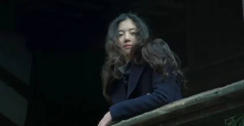 第一个入选今年亚太区最美面孔的新加坡女孩，在中国这么红