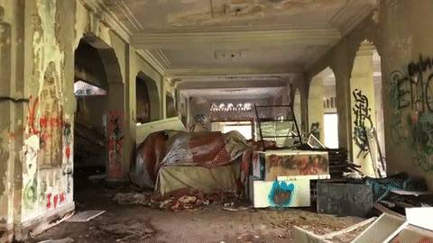 实拍！英国博主非法闯入新加坡“鬼屋”探险，却被网友力挺