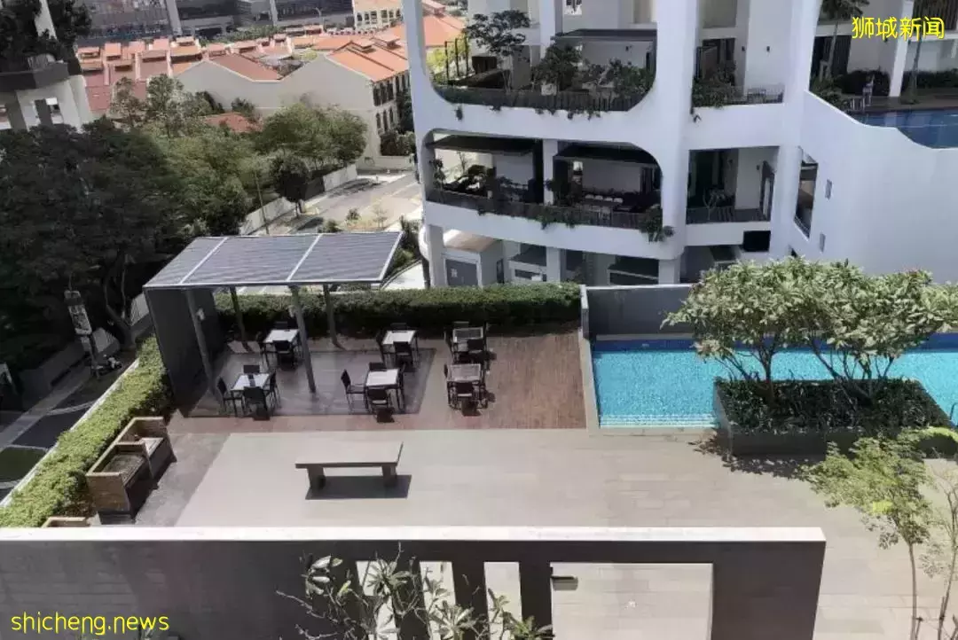 驚！新加坡洋人故意高空抛酒瓶，砸死老人