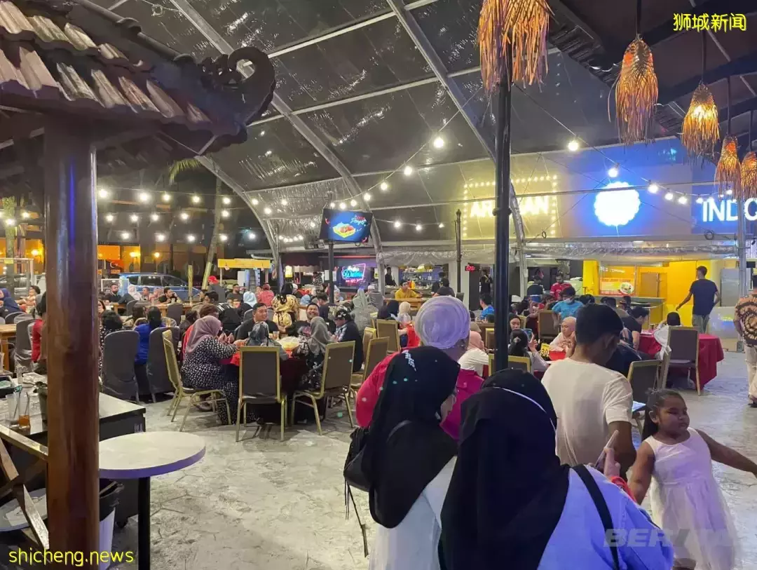 首个解封周末!新加坡全岛到处是人,机场、酒吧、商场,连新山也挤满!或进一步解封