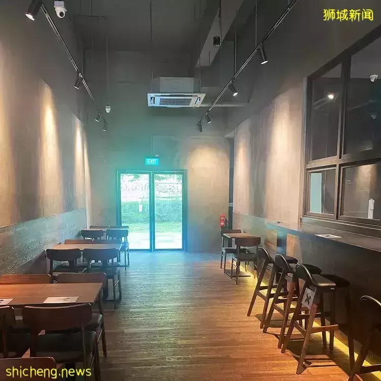 2280 Burger只有售卖一种口味的汉堡😲价格经济实惠、$9.50就可以吃到牛肉堡啦🍔