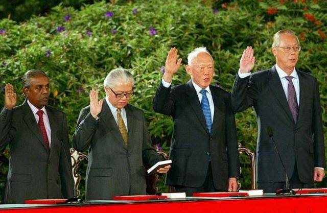 新加坡被马来西亚扫地出门，华裔领袖李光耀，如何带领它涅槃重生 