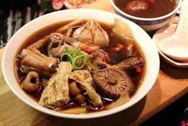 新加坡 吸引人们来,靠的不仅是颜值,还有才华