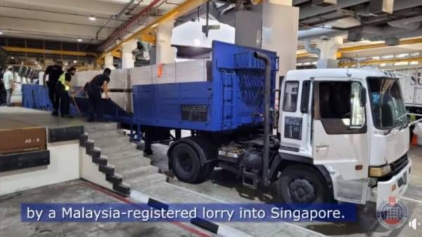 大马注册罗厘藏暗格   司机走税香烟至狮城