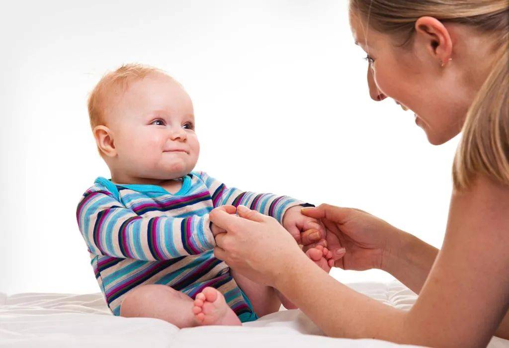 0至12月齡寶寶發育情況！新加坡媽媽應該注意的早教活動