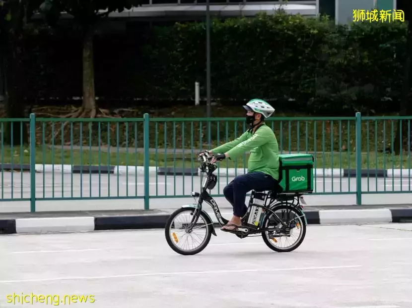 一个月赚8500新币!这个新加坡外卖员满勤31天,晒收入