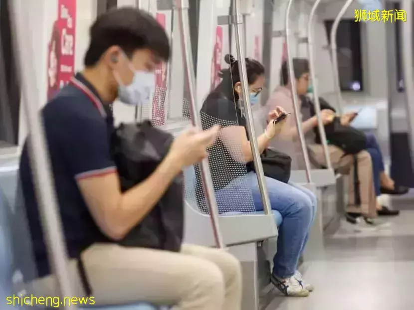 曝光!新加坡男子确诊阳性后坐地铁,发视频挑衅!多国解除口罩限制,新加坡也会么