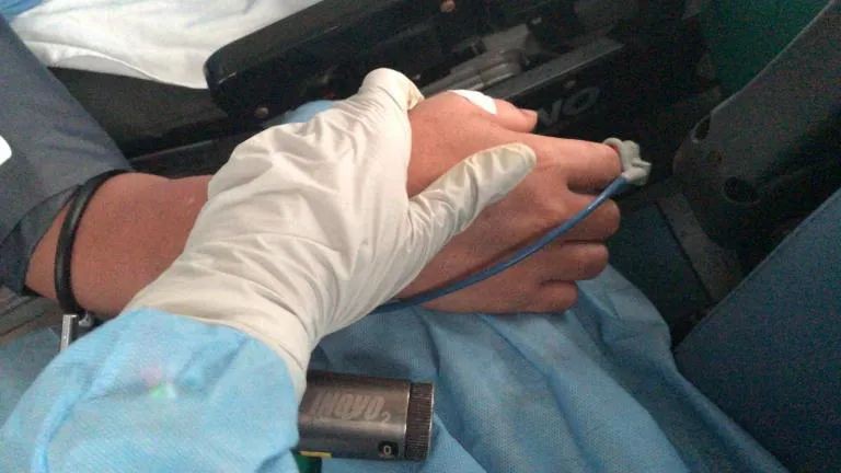 今增17 | 集体确诊！13人在新加坡乌节文华酒店被查出冠病，是巧合？