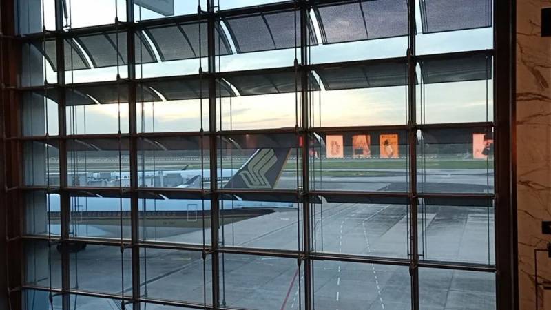 实拍！樟宜机场变样了～ 新航半年净亏损34亿新币