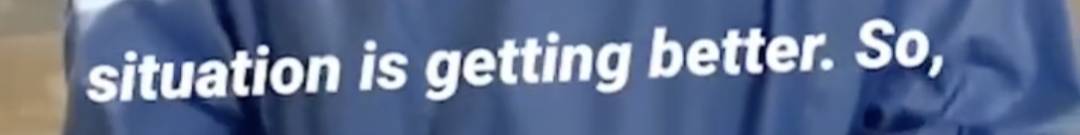 新加坡部长身穿防护服+口罩面罩发视频:情况变得越来越好