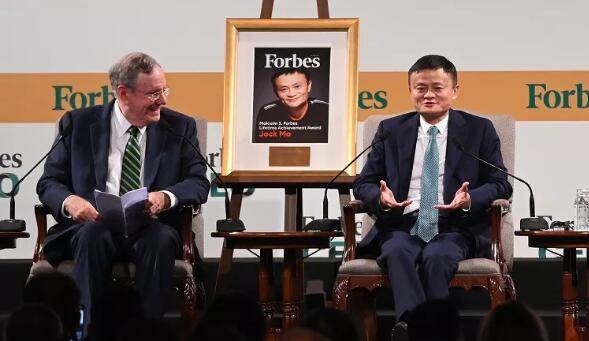 马云获得福布斯终身成就奖，颁奖地为何选在新加坡