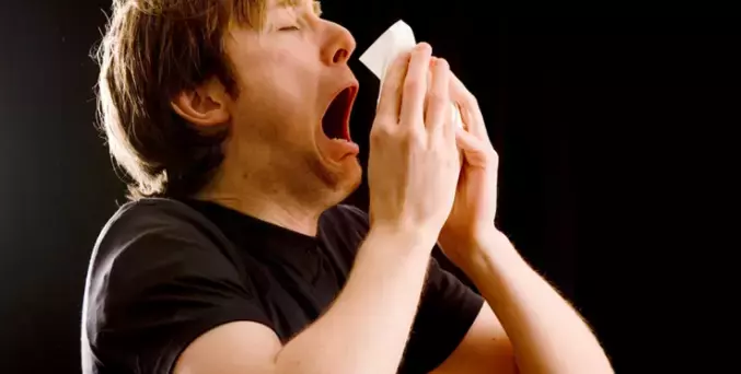 網友爆料：同事帶病上班，第二天確診！新加坡或不得已再次收緊限制