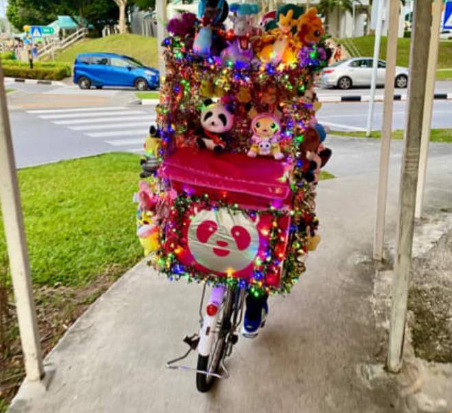 新加坡送餐单车变身“精灵宝可梦树”,超吸引眼球!真的安全吗